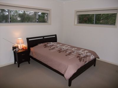 Townhouse in Newington Area