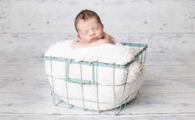 Are you in search of a professional baby photographer in Queensland? 