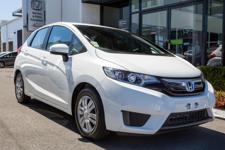 Buy Honda Jazz VTi 2015 car online at Keema Cars