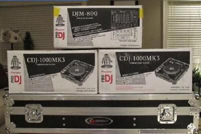 Gibson Custom Guitar,Yamaha ,Korg m50 ,CDJ 400 ,CDJ 1000MK3 ,Canon EOS 1DX ,5D Mark III,Nikon D700