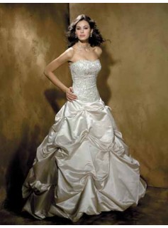 Fashionable and desirable clothes industry- the SMC Fashion