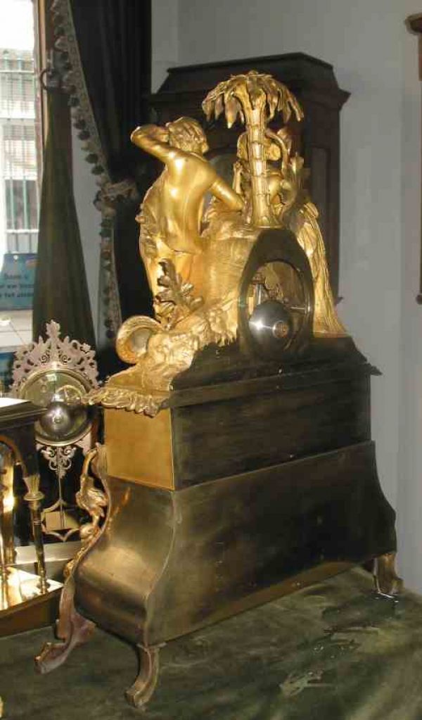 A French Romantic clock , periode +/ 1850