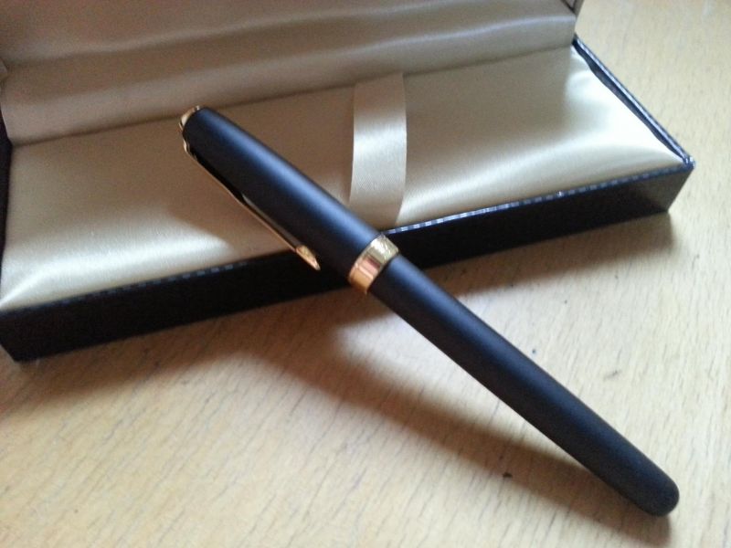 Brand new stylish Parker fountain pen --matt black