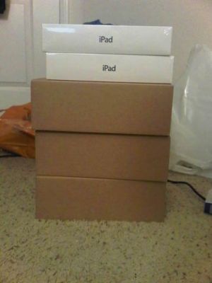 WTS:Brand New Apple iphone 4/Samsung i900/Blackberry 9900