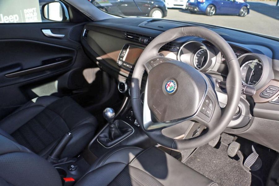 Buy Alfa Romeo Giulietta Distinctive 2014 car at Keema Cars