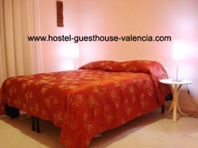 Cheap double room for las fallas 2012- 280€ for 4 nights – 2 persons – valenciarooms.net