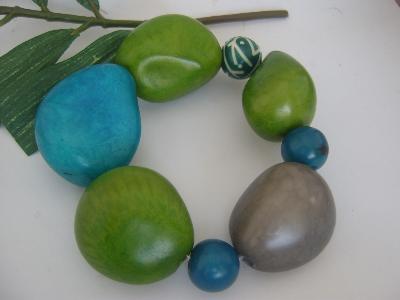 VEGETABLE IVORY JEWELLERY FROM LATIN AMERICA