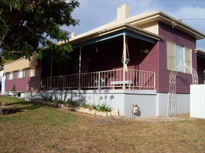 3+  BEDROOM  FAMILY HOME  IN YOUNG  NSW