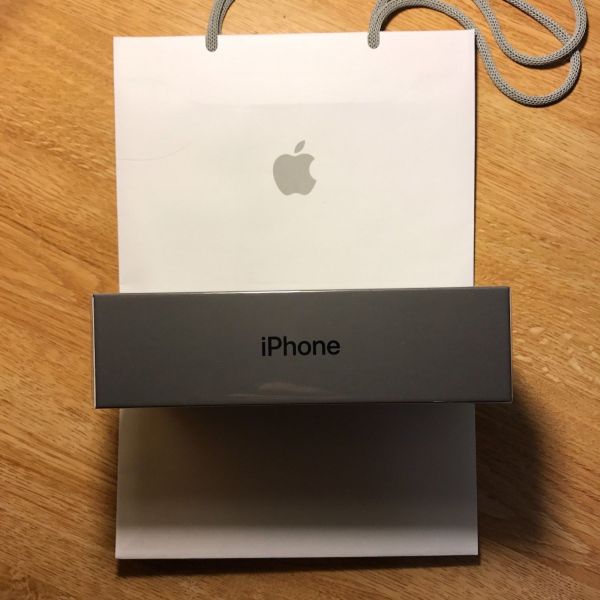 FOR SALE: BRAND NEW UNLOCKED APPLE IPHONE 8 PLUS 256GB $600