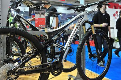 ON SALE: Specialized Camber Comp Carbon 29 Full Suspension Bike 2012