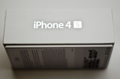 Brand New Apple Iphone 4S (Buy 2 get 1 free) Skype: simplestoreltd1