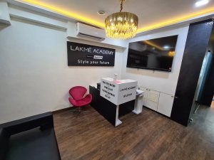 Nail Art Course in Kalyan - Lakme Academy Powerd By Aptech